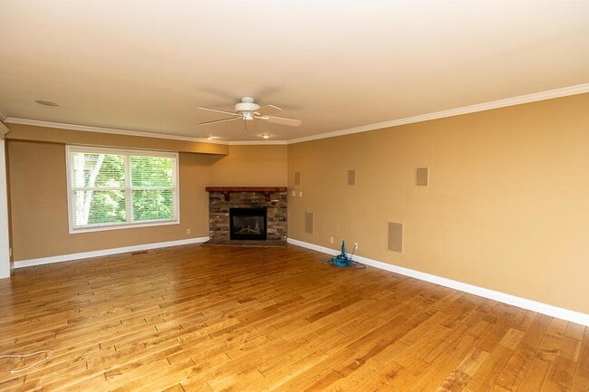 Building Photo - 2059 Arbor Springs Blvd