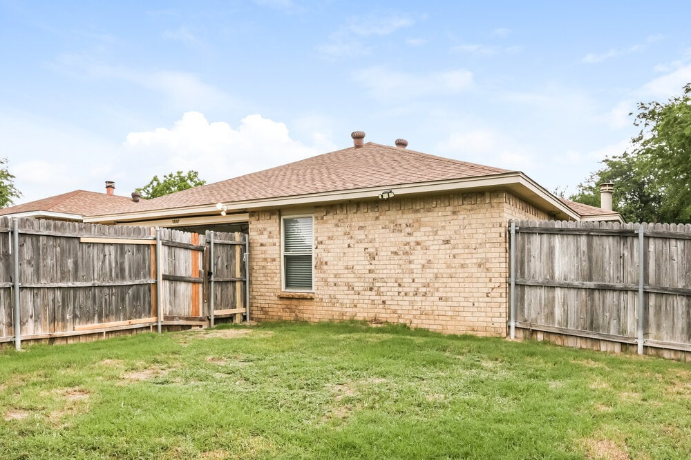 Building Photo - 7212 Elderberry Ln
