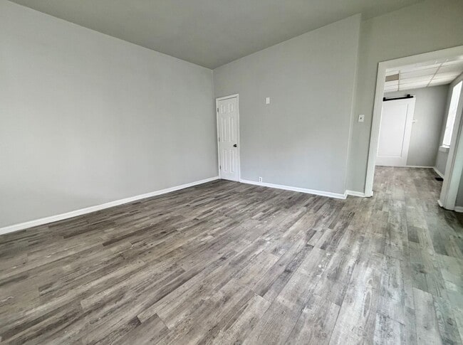 Building Photo - 2 Bedroom home in Price Hill