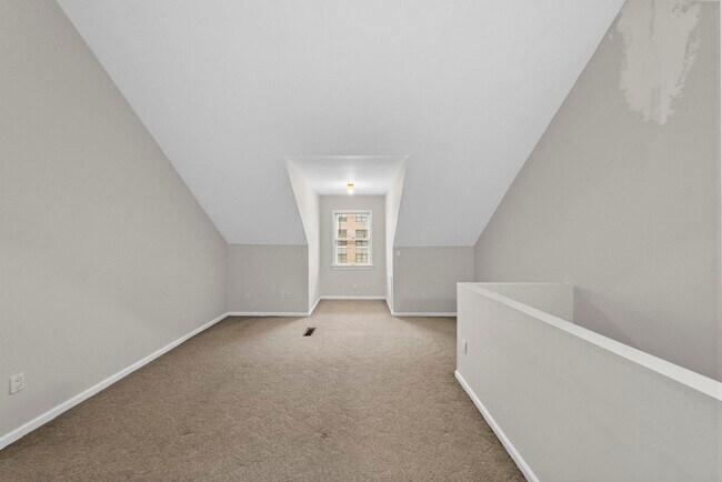 Building Photo - 311 10th St