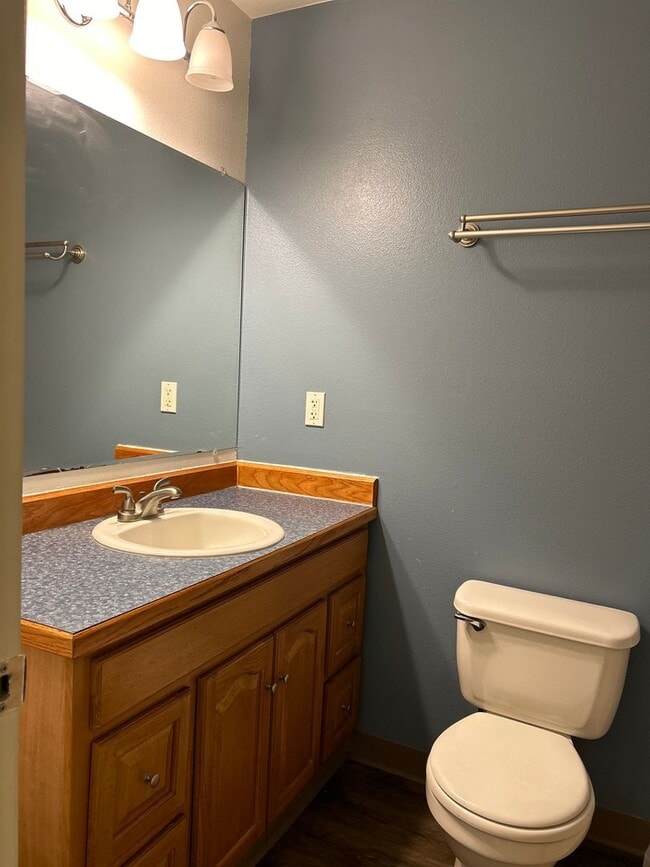 Building Photo - Century 21 Gold Rush - 3 bed, 2 bath (North Pole)