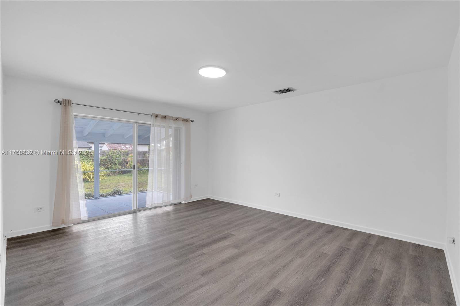 Building Photo - 721 SW 64th Ter