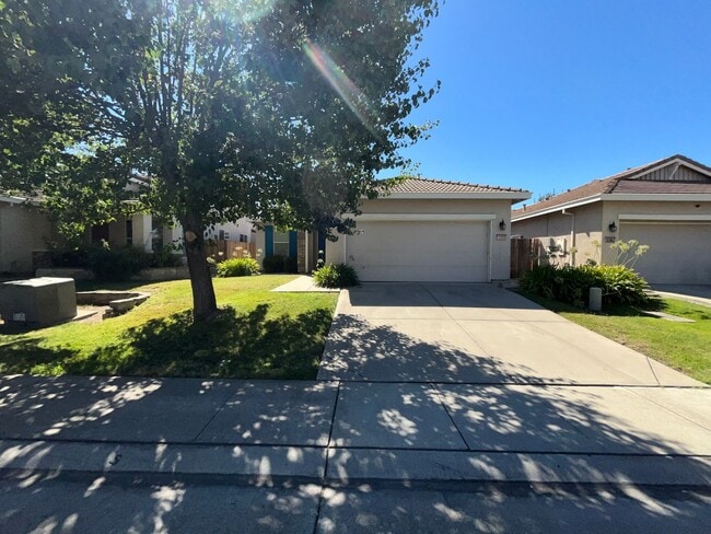 Primary Photo - 3 Bed | 2 Bath | 1330SF | Tenant Pays $175...