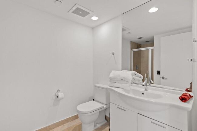 Building Photo - 631 Brickell Ave