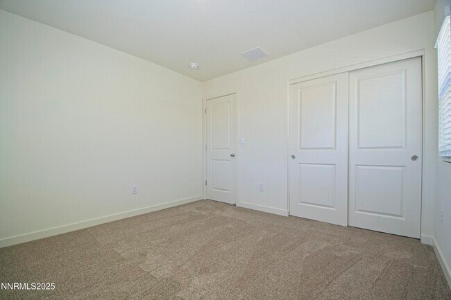Building Photo - 843 Orchard Rock Dr