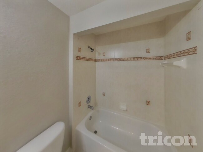 Building Photo - 4151 Candler Ave