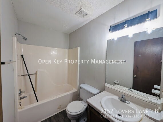 Building Photo - 2152 Lovers Ln