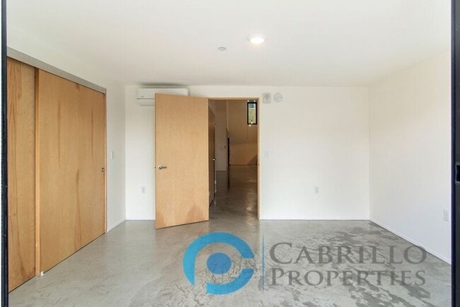 Building Photo - 2870 Fourth Ave