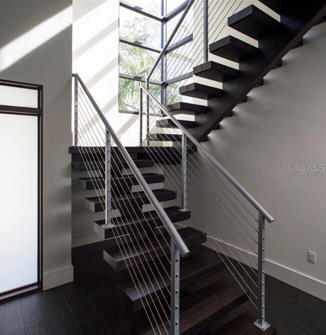 Building Photo - 356 Bayview Dr NE