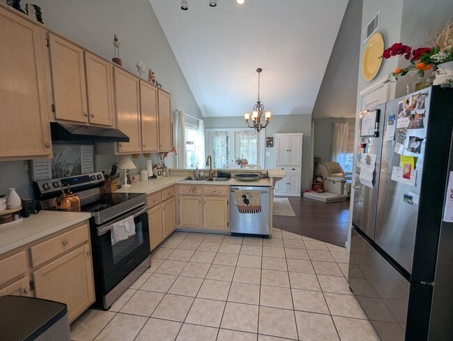 Building Photo - 2587 Yarmouth Ln