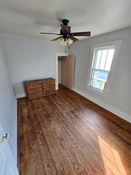 Building Photo - 208 Pike St