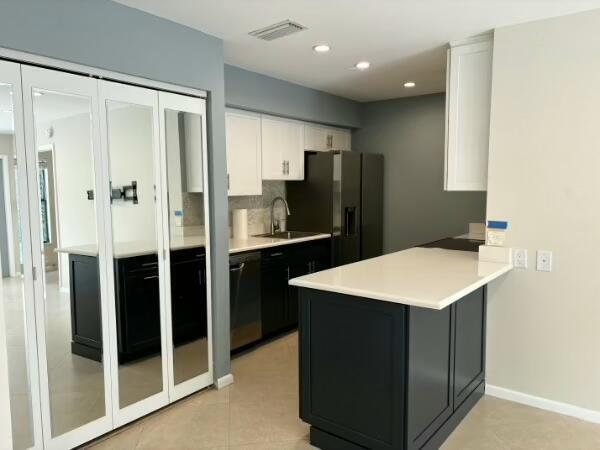 Building Photo - 600 Executive Center Dr