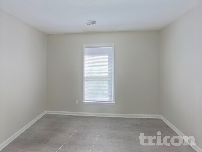 Building Photo - 3617 Rosedown Dr