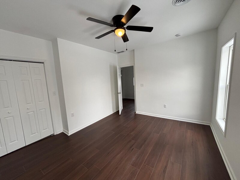 Building Photo - 1303 Buffalo St