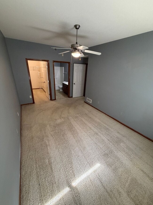 Building Photo - Comfort, Convenience & Location — 3-Bedroom Ankeny Condo