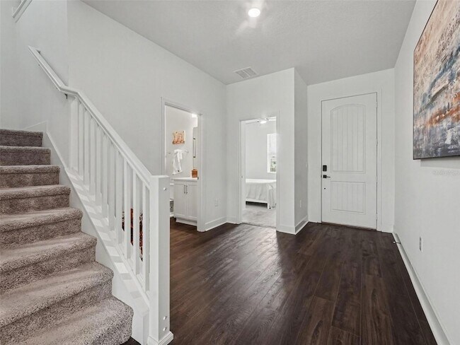 Building Photo - 905 Overpool Ave