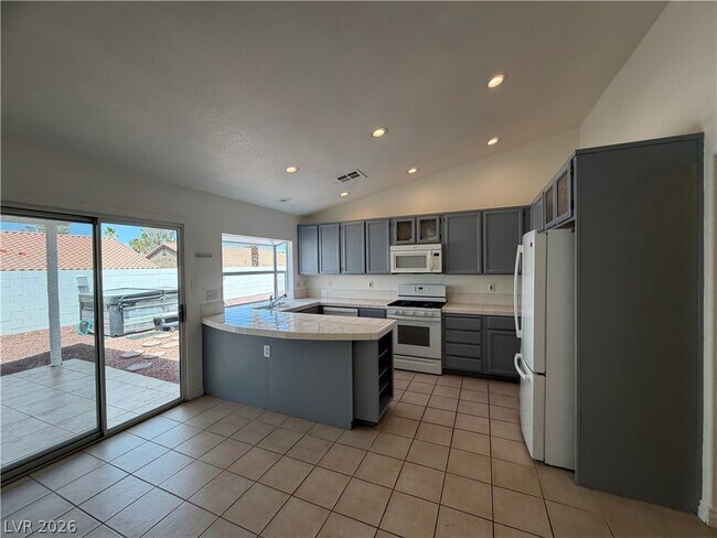 Building Photo - 2712 Pastel Ave