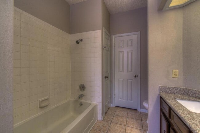Building Photo - 1710 Woodwind Ln
