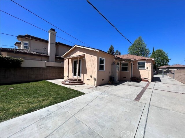 Building Photo - 5452 Loma Ave