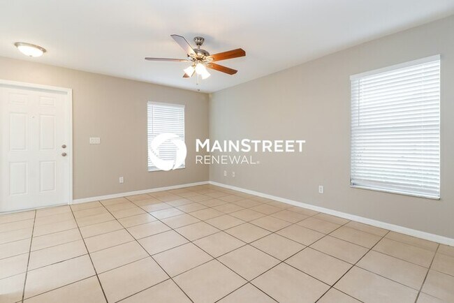 Building Photo - 3 Bedroom Pet-Friendly Home in Fort Myers, FL with Main Street Renewal