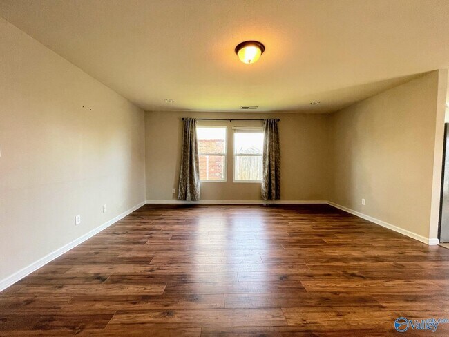 Building Photo - 3412 Castlecreek Dr SW