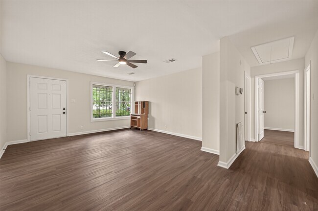 Building Photo - 5830 Southlea St