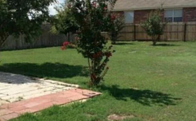 Building Photo - 811 Shadow Creek Blvd