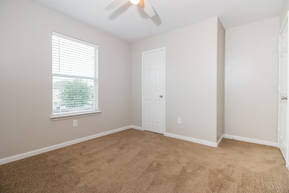 Building Photo - 29043 Village Creek Loop