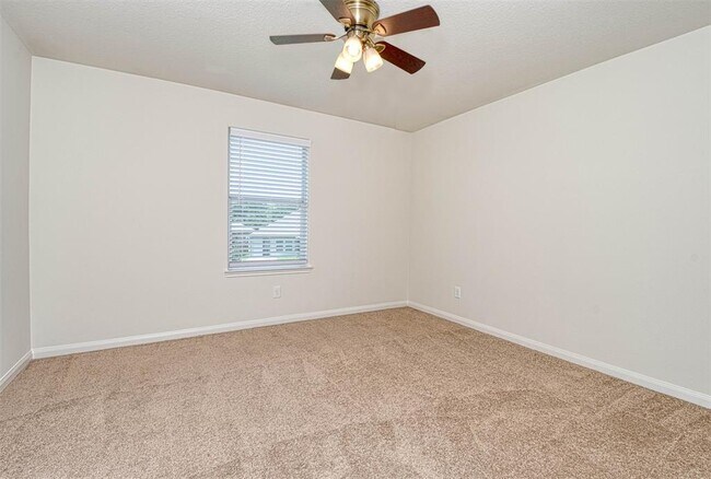 Building Photo - 30803 W Lost Creek Blvd