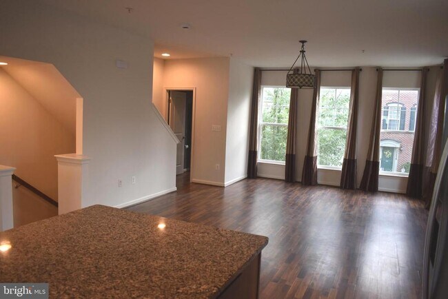 Building Photo - 22455 Glenbow Way