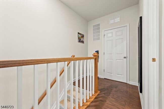 Building Photo - 7 Jessica Ln