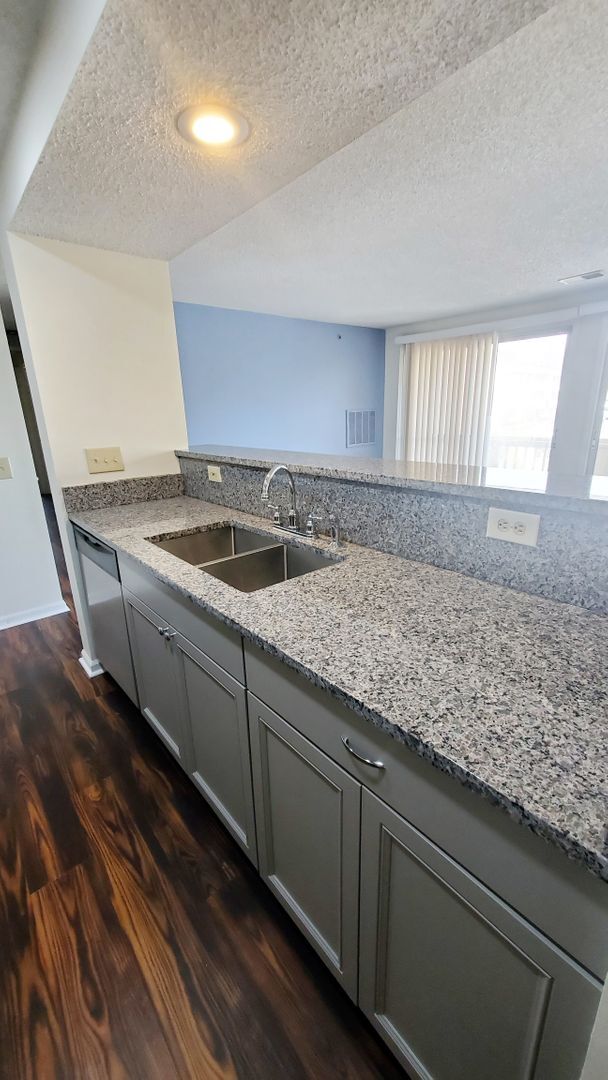 Building Photo - 1610 Arlyn Cir