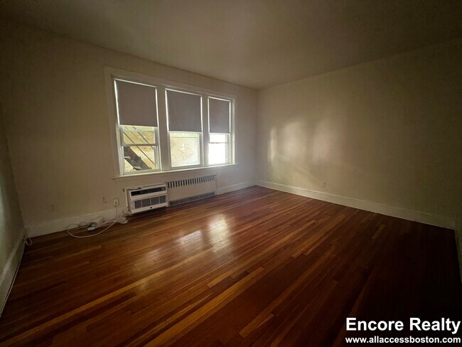 Building Photo - 33 Lancaster Terrace