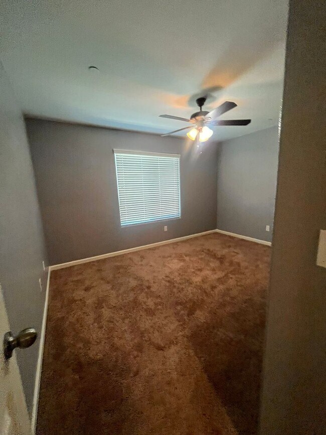 Building Photo - 2307 Tahoe Ave