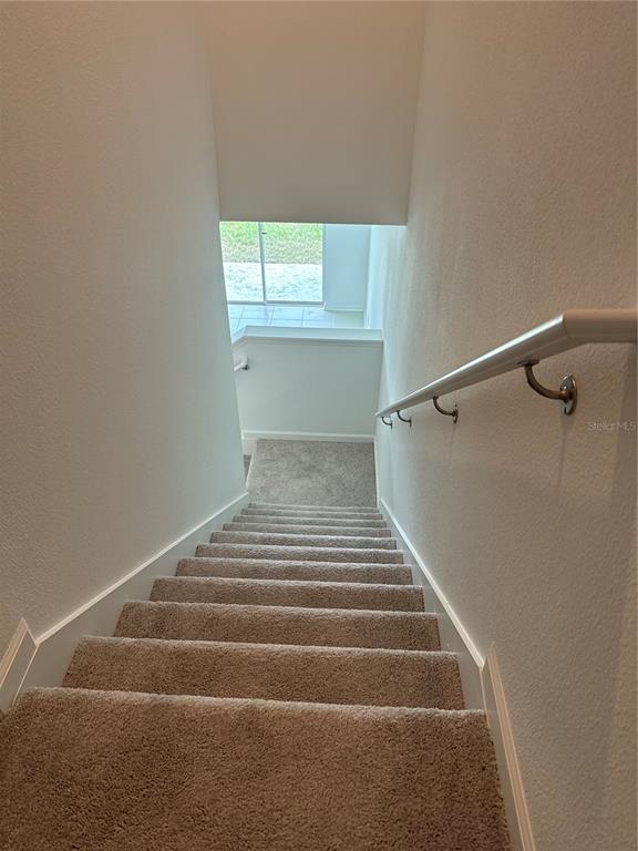 Building Photo - 512 Hart Ln