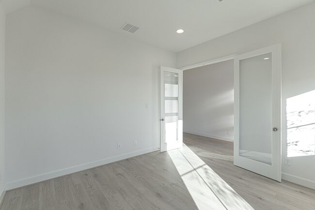 Building Photo - 15910 Mahogany Mist Dr