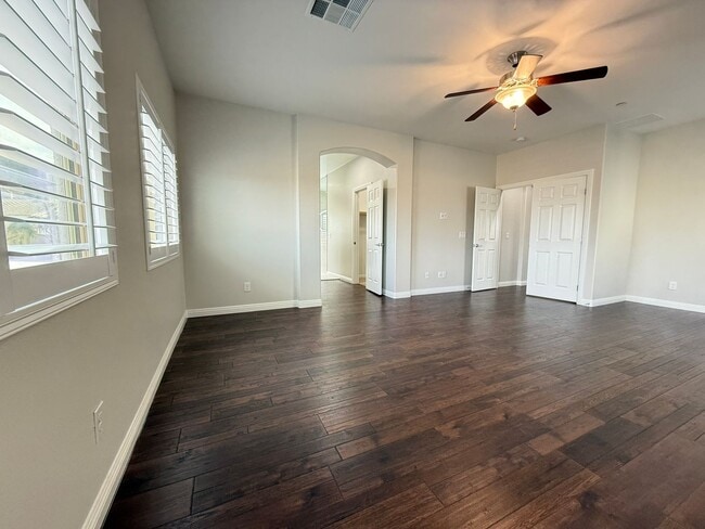 Building Photo - 132 Dunblane St