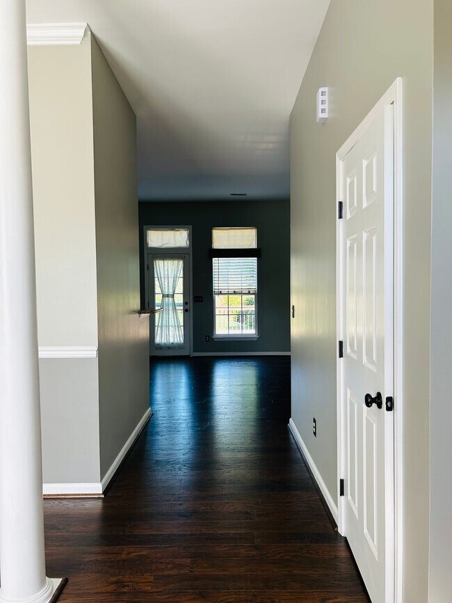 Building Photo - Charming 3-Bedroom Ranch in Greer’s Covete...
