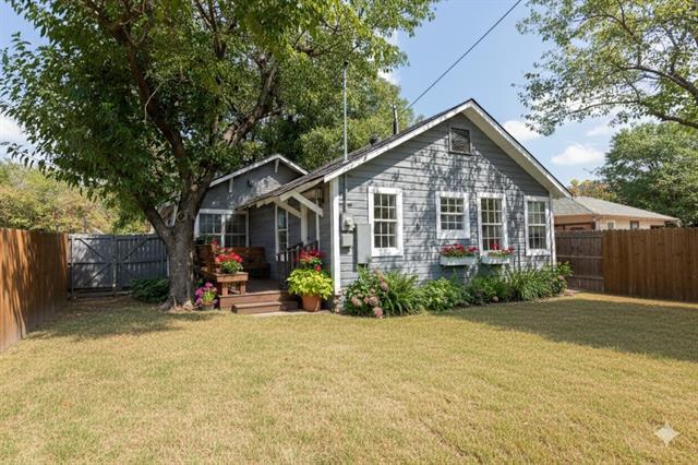 Building Photo - 1122 Newport Ave