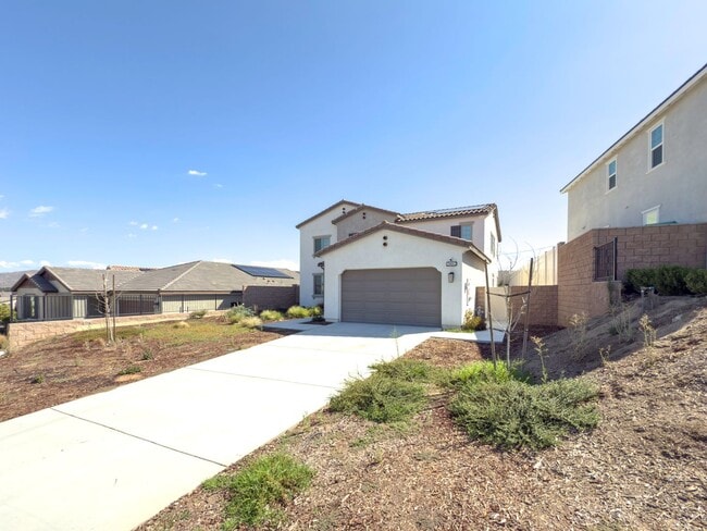 Building Photo - Newer Construction, Exquisite 4 Bedroom + ...