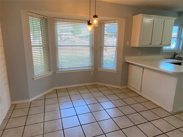 Building Photo - 5949 Sundown Dr