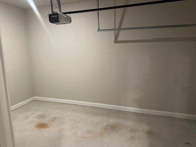 Building Photo - 1519 Windward Dr