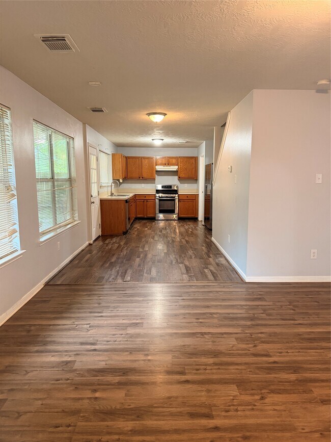 Building Photo - 919 Ivycroft Ln