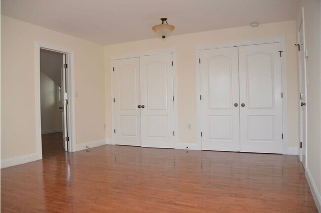 Building Photo - 15 Hay Rd