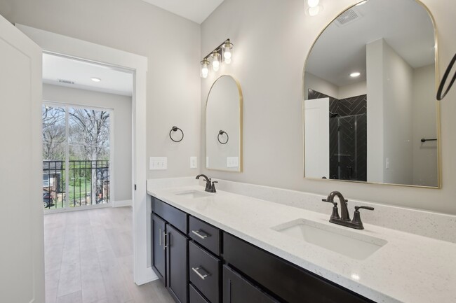 Building Photo - 361 Archwood Dr