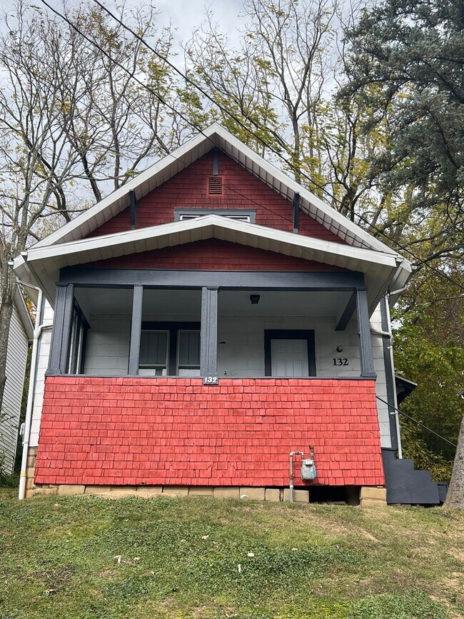 Building Photo - 3 Bed/1 Bath Home located close to Sunnyside and Downtown Campus- Available 5/20/2026