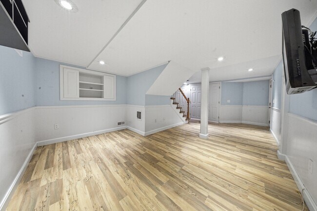 Building Photo - 7 Sherborne Cir
