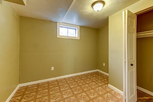 Building Photo - 3873-3883 West 89th Way