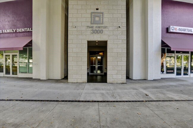 Building Photo - 3000 Coral Wy