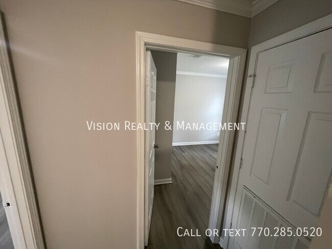 Building Photo - 1040 Thomasville Estates Dr SE